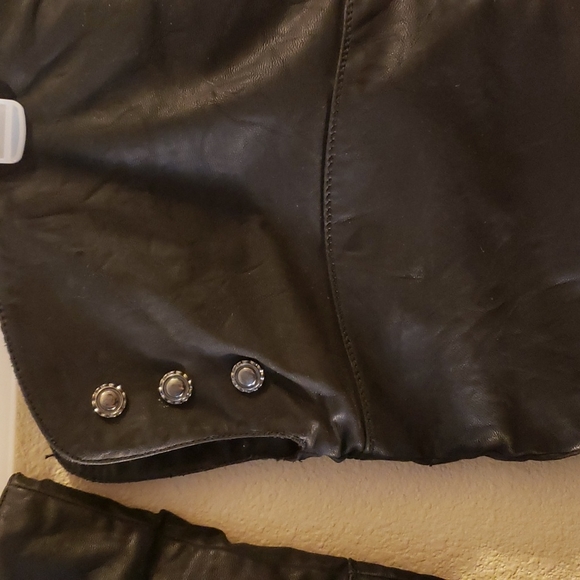 Black knee high boots 3 inch heels. - Picture 2 of 4